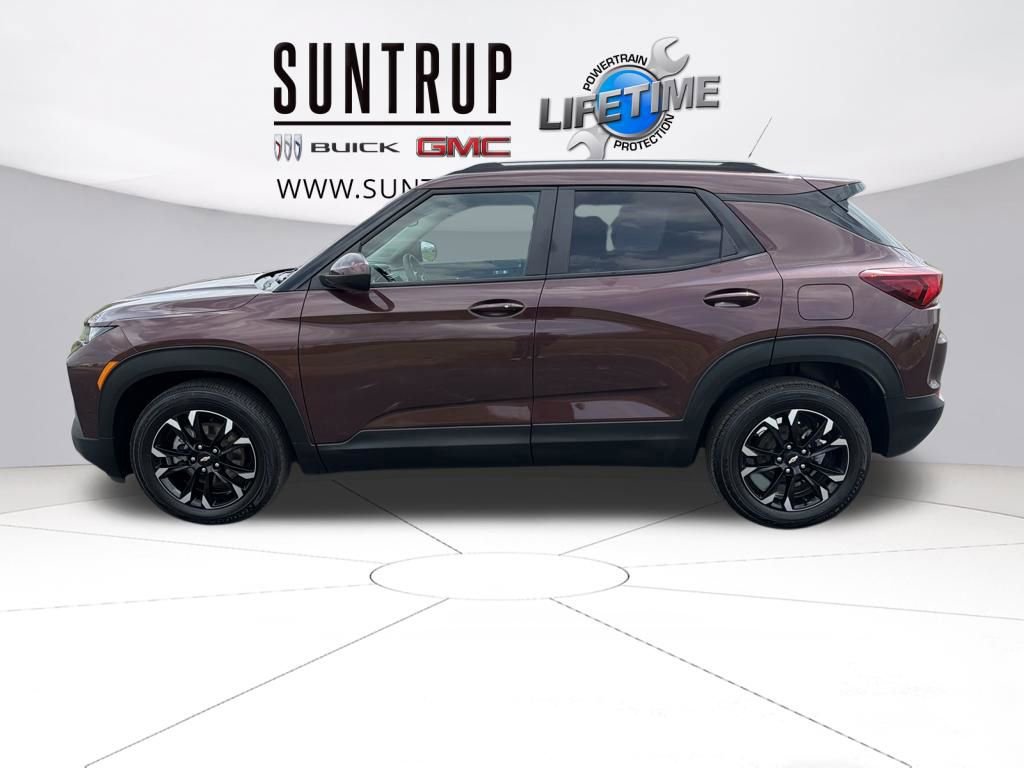 Used 2022 Chevrolet TrailBlazer LT w/ Convenience Package FWD image 2