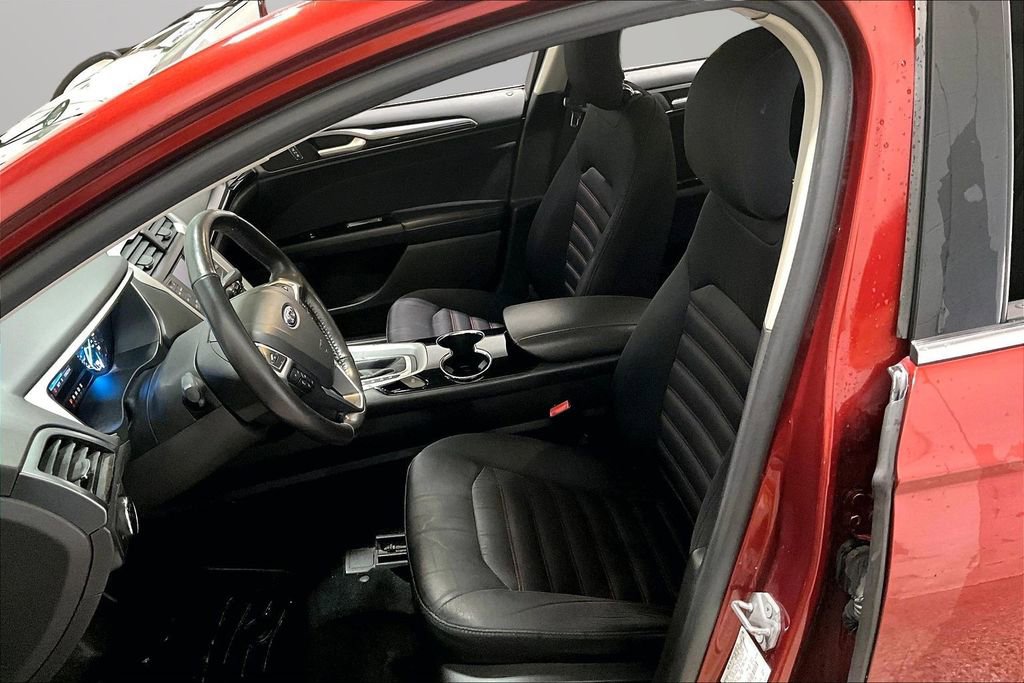 Used 2014 Ford Fusion SE w/ Equipment Group 201A image 19