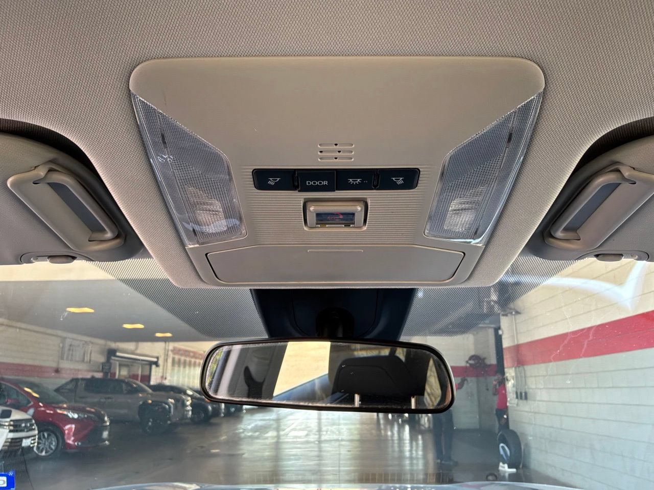 Used 2025 Toyota RAV4 XLE FWD image 16