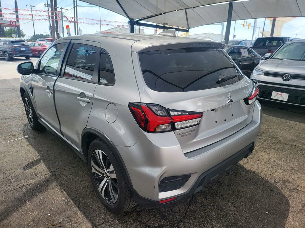 Used 2025 Mitsubishi Outlander Sport SE AWD/4WD image 9
