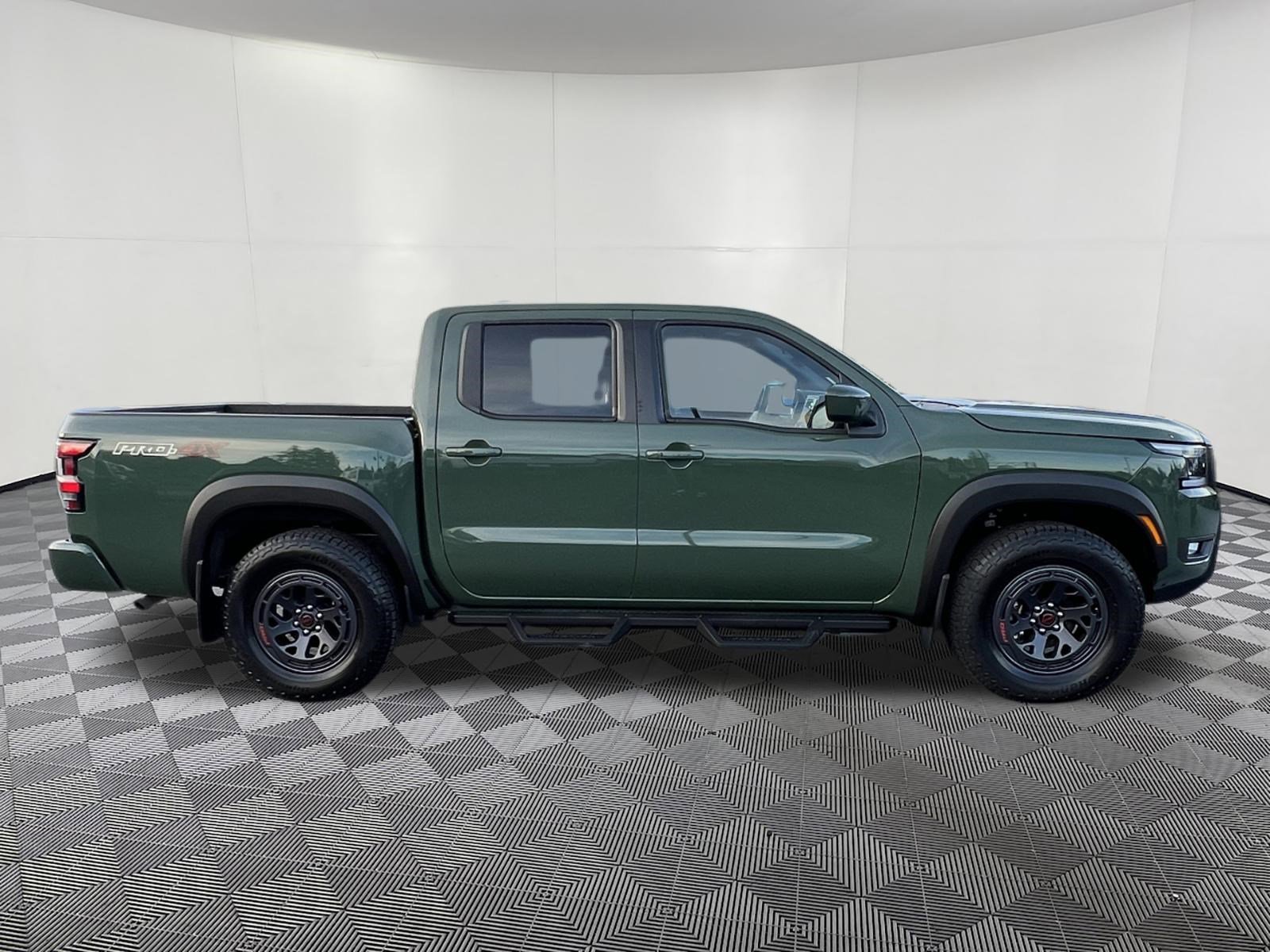 Used 2025 Nissan Frontier PRO-4X AWD/4WD image 7
