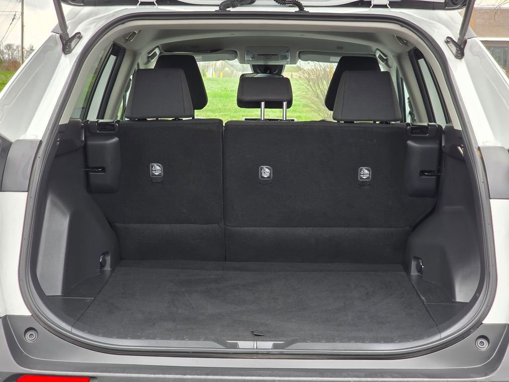 Used 2024 Toyota RAV4 LE AWD/4WD image 32