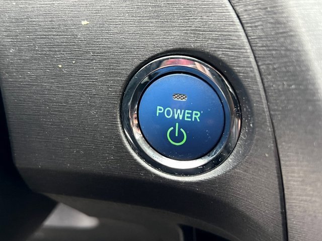 Used 2013 Toyota Prius Three image 31