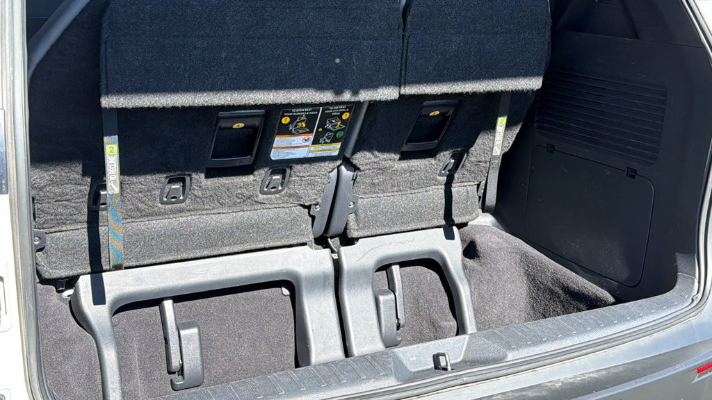 Used 2025 Toyota Sienna XLE FWD image 27
