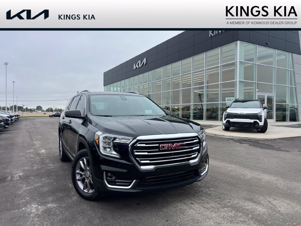 Used 2022 GMC Terrain SLT w/ Tech Package AWD/4WD image 1