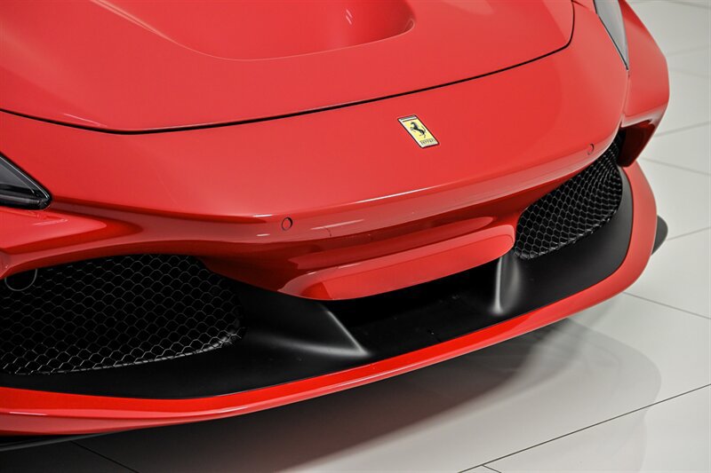 Used 2020 Ferrari F8 Tributo RWD image 5