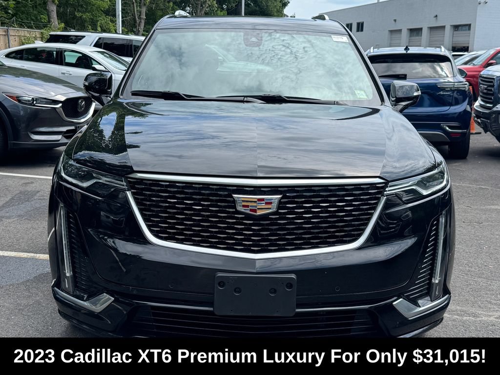 Used 2023 Cadillac XT6 Premium Luxury AWD/4WD image 2