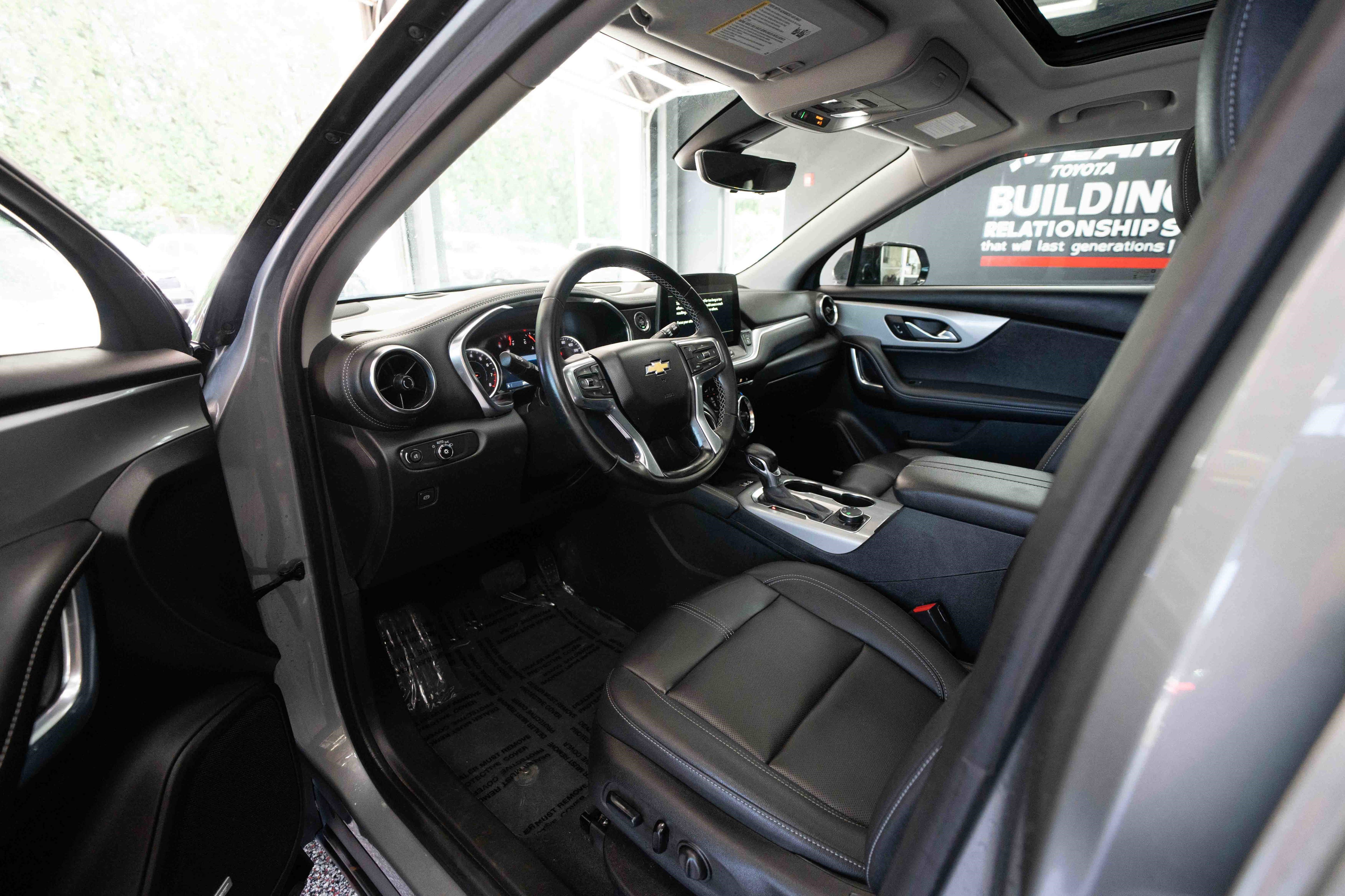 Used 2023 Chevrolet Blazer LT w/ Sound & Technology Package AWD/4WD image 8