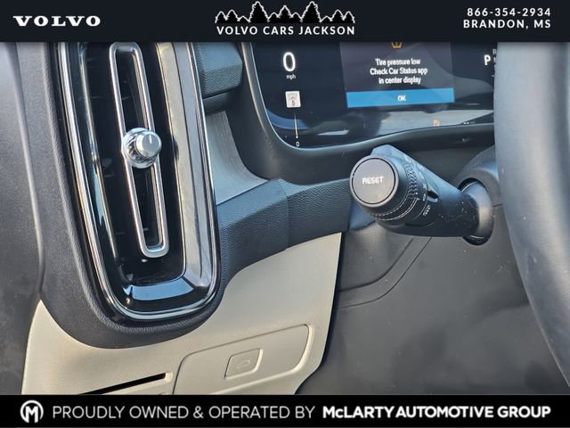Used 2024 Volvo XC40 B5 Ultimate image 19