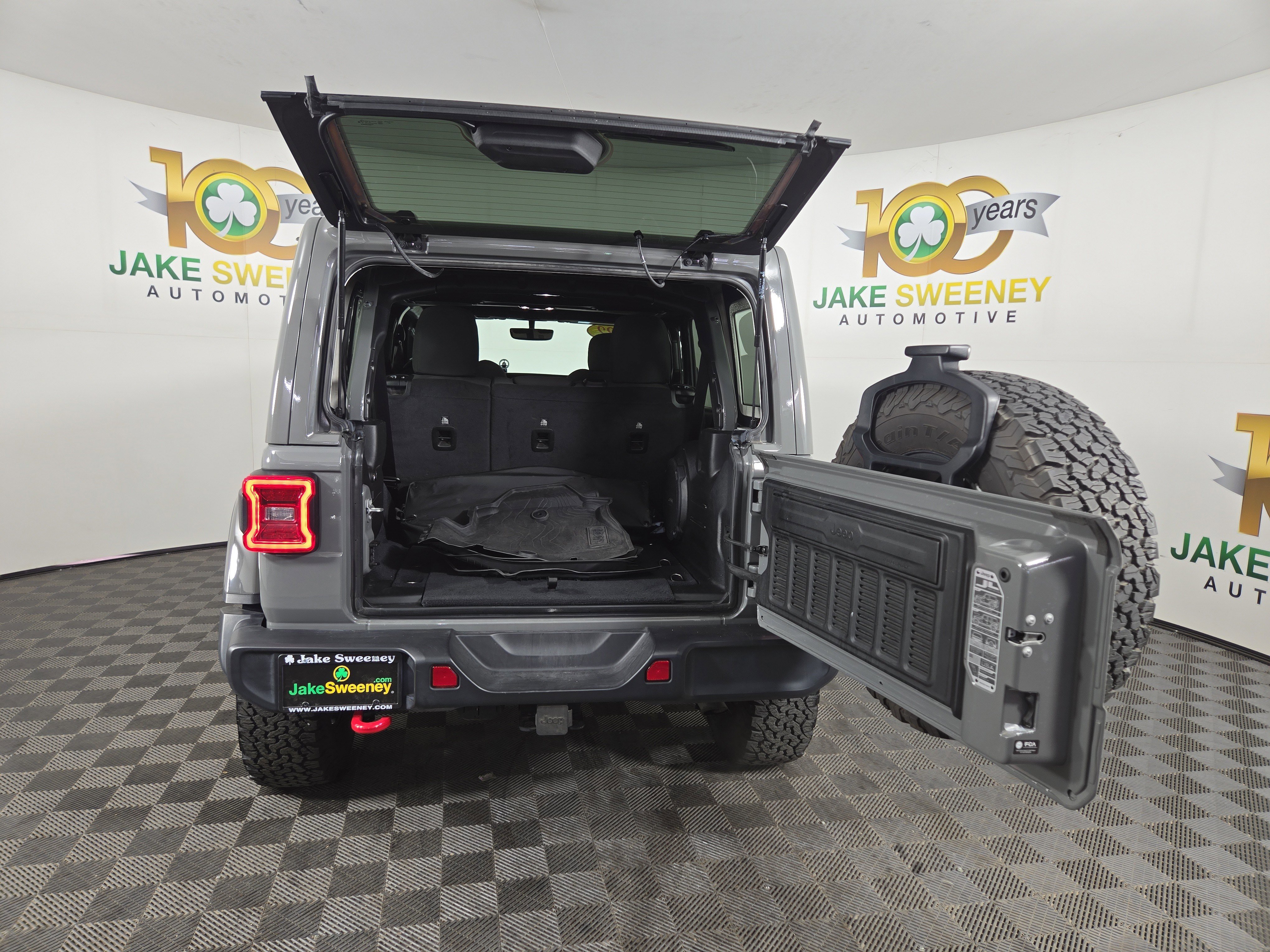 Used 2022 Jeep Wrangler Unlimited Rubicon w/ LED Lighting Group image 32