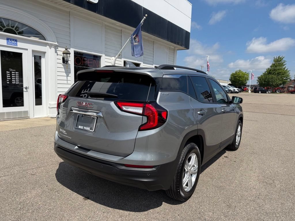Certified 2024 GMC Terrain SLE w/ Driver Convenience Package FWD image 5