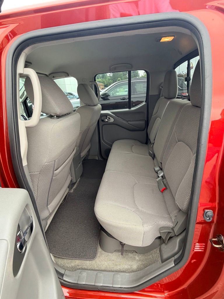 Used 2016 Nissan Frontier SV w/ SV Value Truck Package RWD image 5