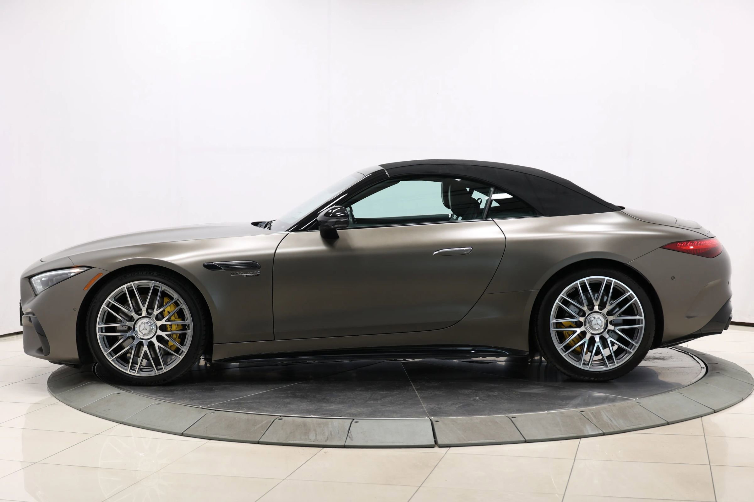 Used 2022 Mercedes-Benz SL 63 AMG 4MATIC image 99