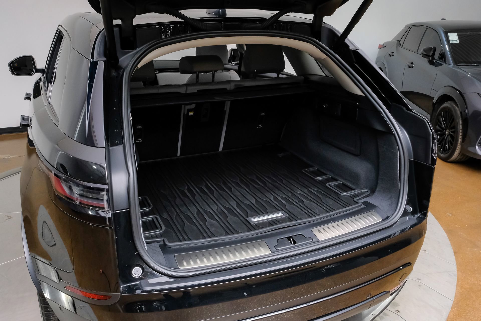 Used 2024 Land Rover Range Rover Velar S AWD/4WD image 56