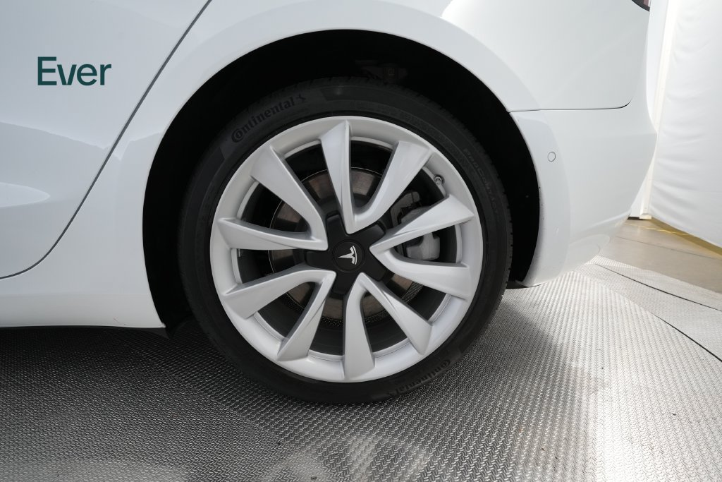 Used 2020 Tesla Model 3 Standard Range Plus RWD image 9