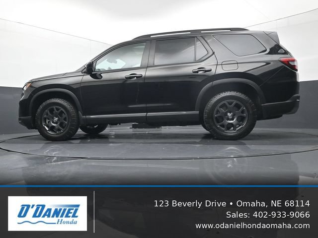 Used 2025 Honda Pilot TrailSport image 10