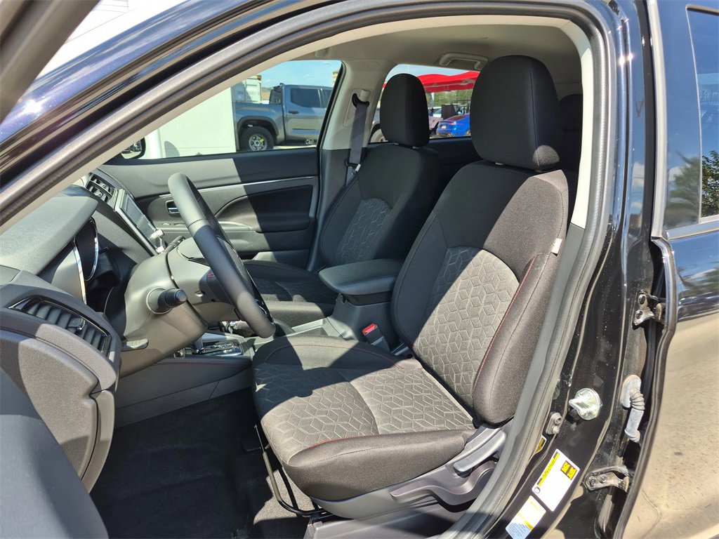 Used 2025 Mitsubishi Outlander Sport LE image 28