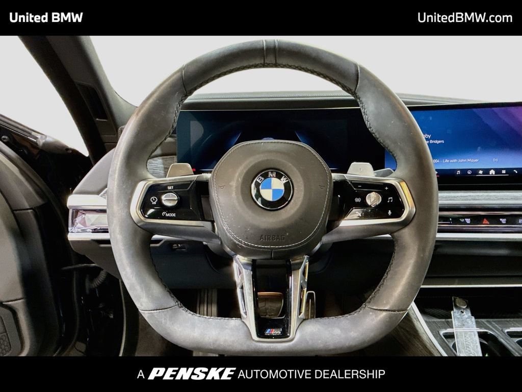 Certified 2025 BMW 740i w/ Premium Package RWD image 13