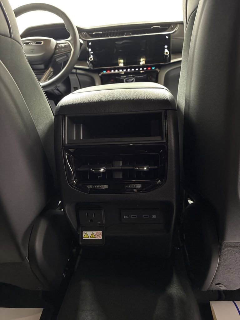 New 2026 Jeep Grand Cherokee Altitude AWD/4WD image 26