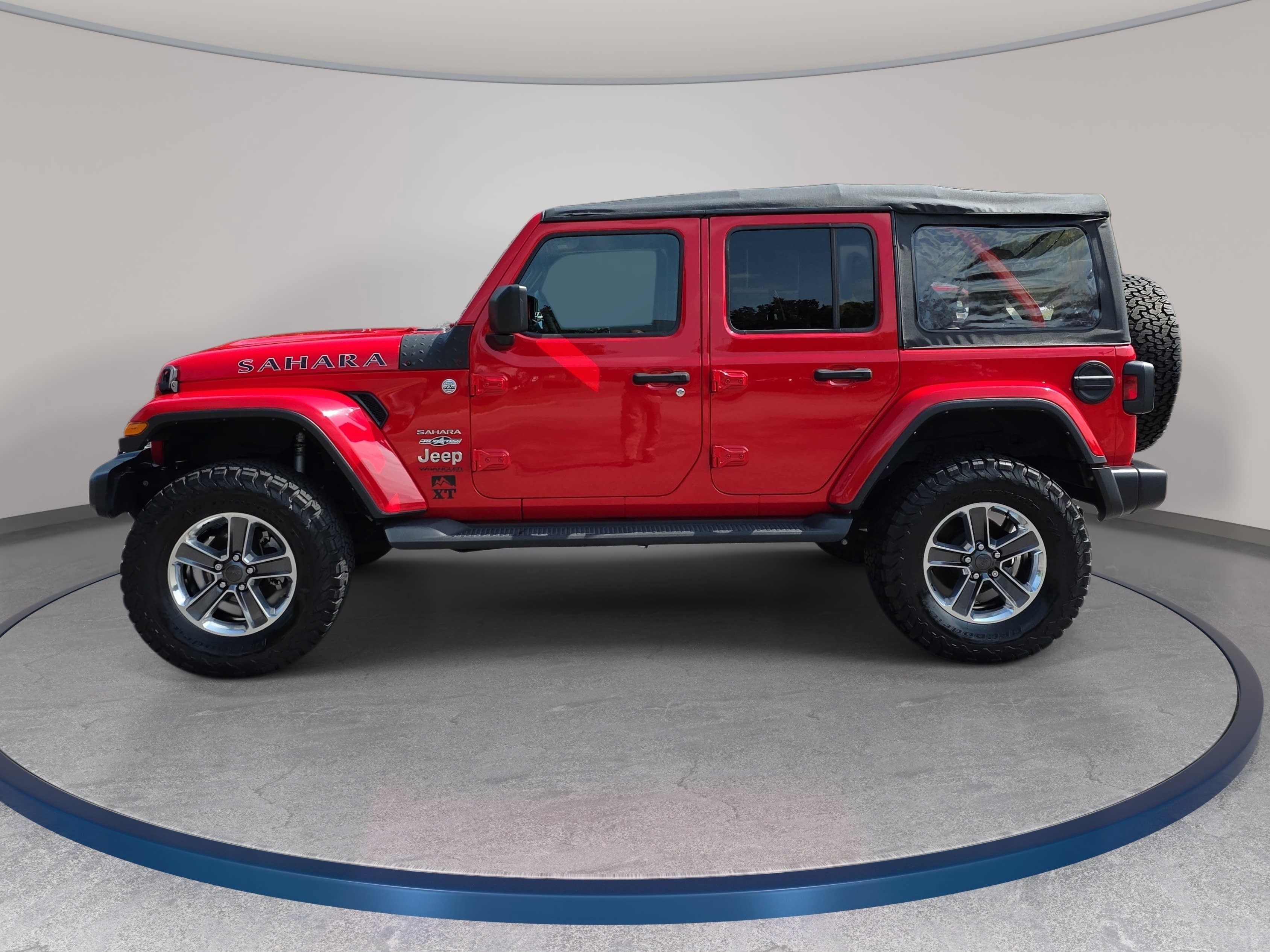 Used 2021 Jeep Wrangler Unlimited Sahara AWD/4WD image 8