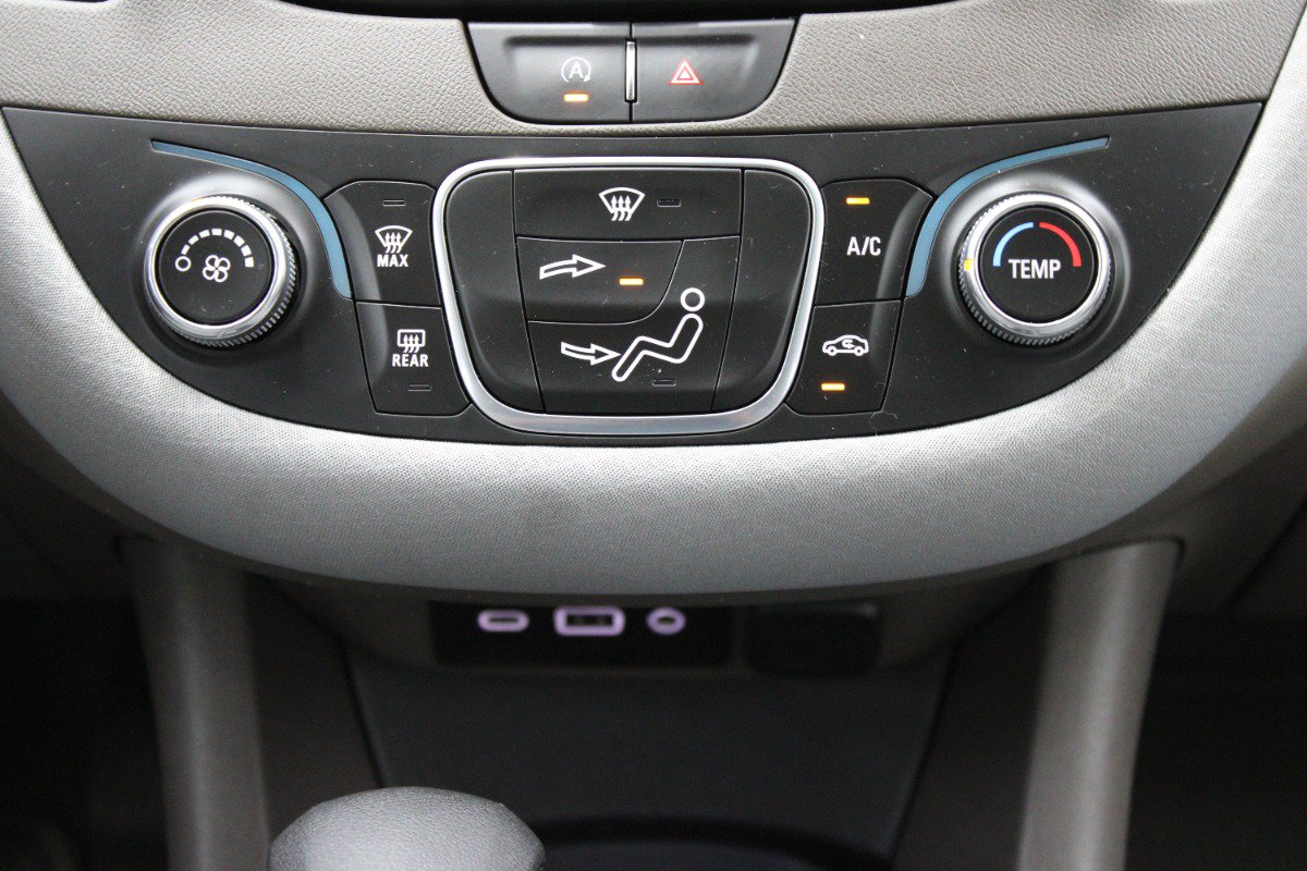 Used 2022 Chevrolet Malibu LS FWD image 23