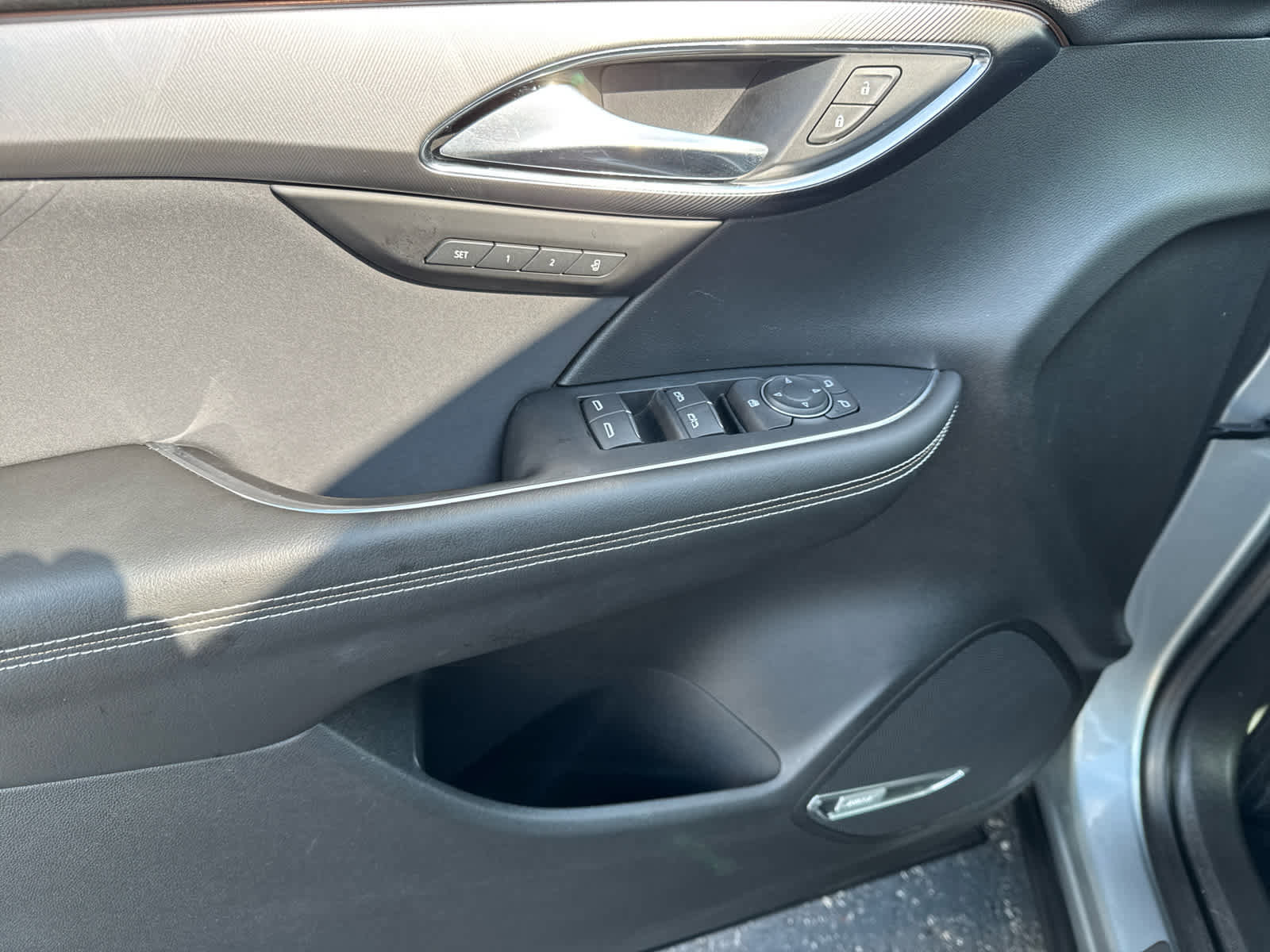 Used 2025 Buick Envision Sport Touring image 17