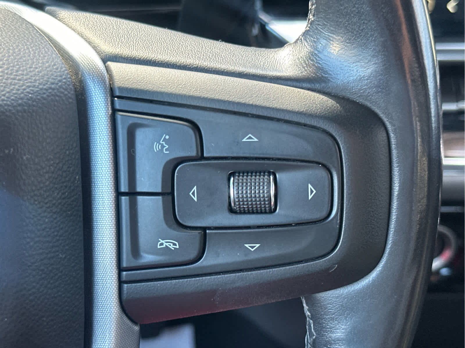 Used 2022 GMC Sierra 1500 Elevation image 32