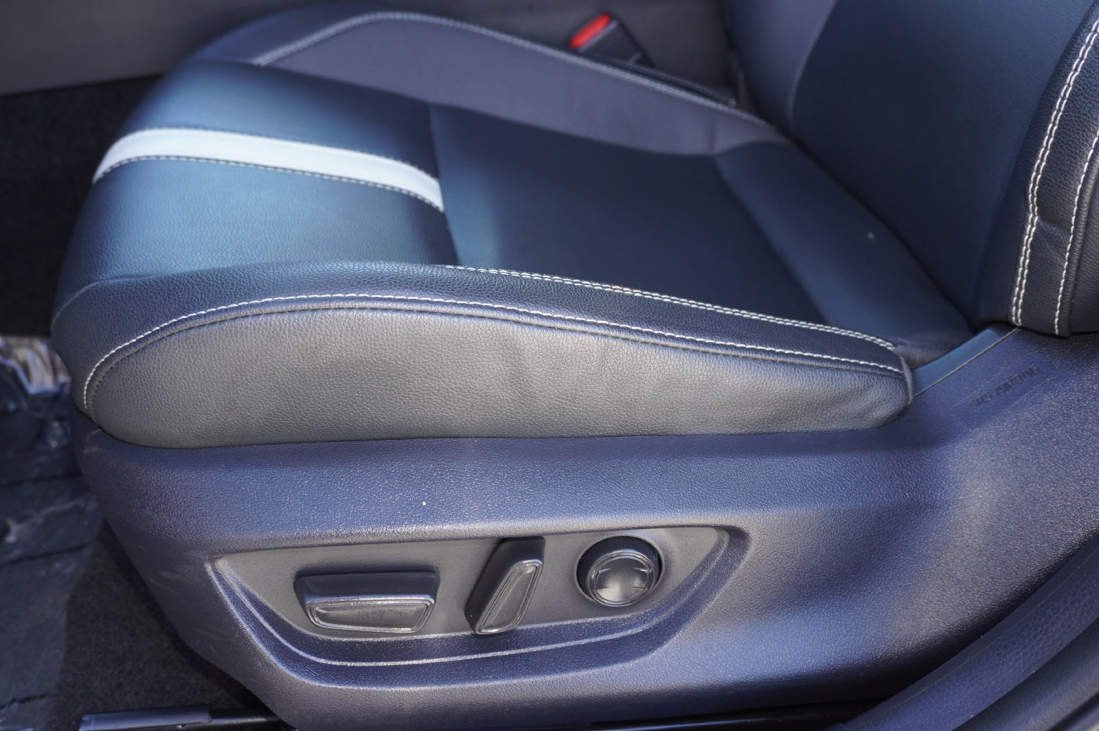 Certified 2025 Toyota Camry SE FWD image 13