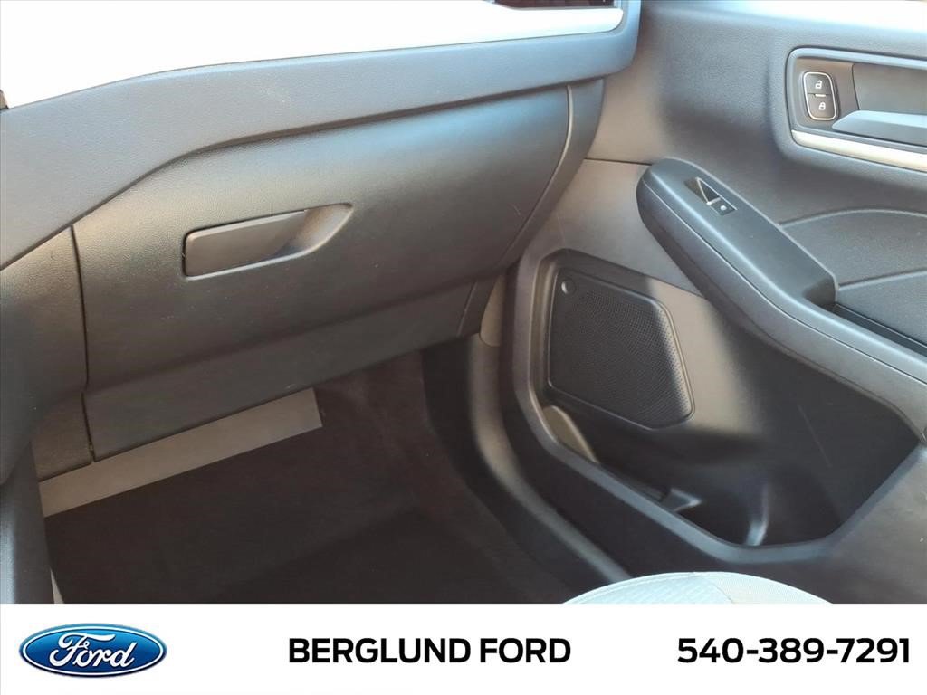 Used 2022 Ford Escape S AWD/4WD image 30