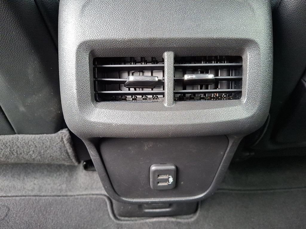 Used 2024 GMC Terrain SLT image 11