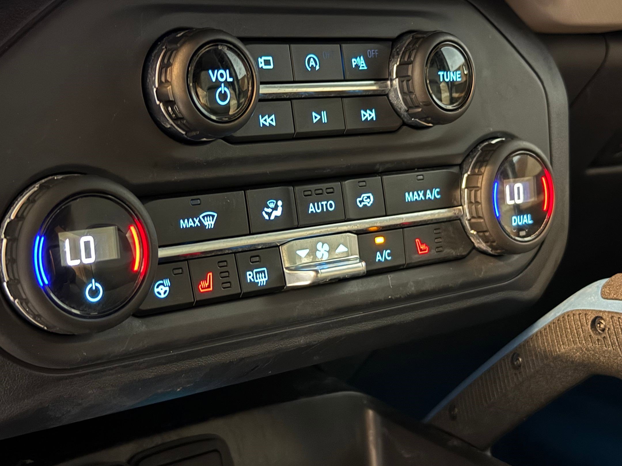 Used 2023 Ford Bronco Wildtrak image 32