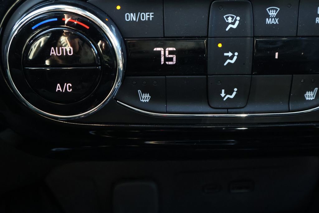 Used 2026 Chevrolet Trax ACTIV w/ Sunroof Package FWD image 25