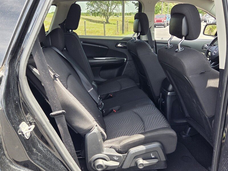 Used 2014 Dodge Journey SXT w/ Flexible Seating Group FWD image 15