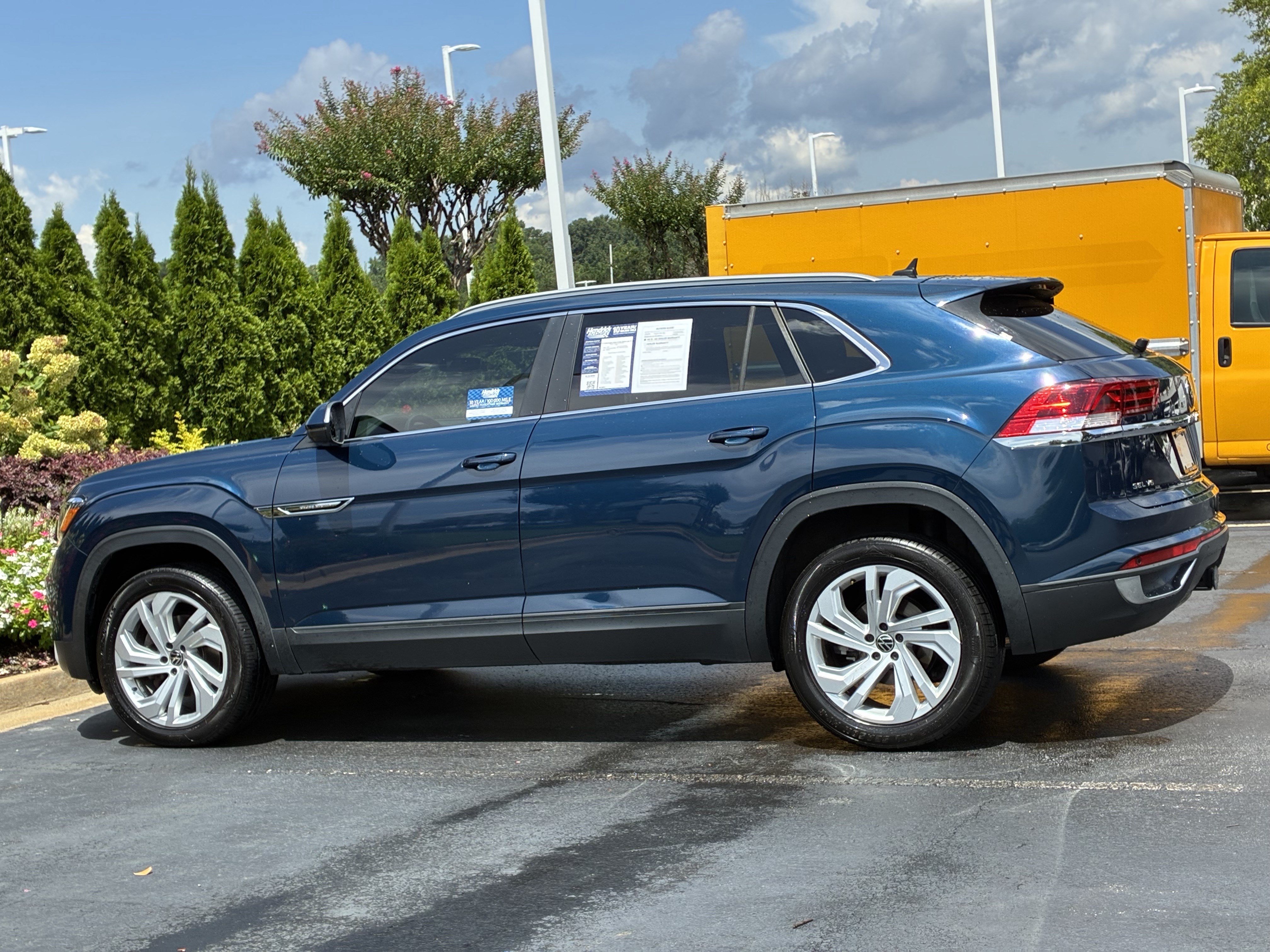 Used 2020 Volkswagen Atlas Cross Sport SEL FWD image 9