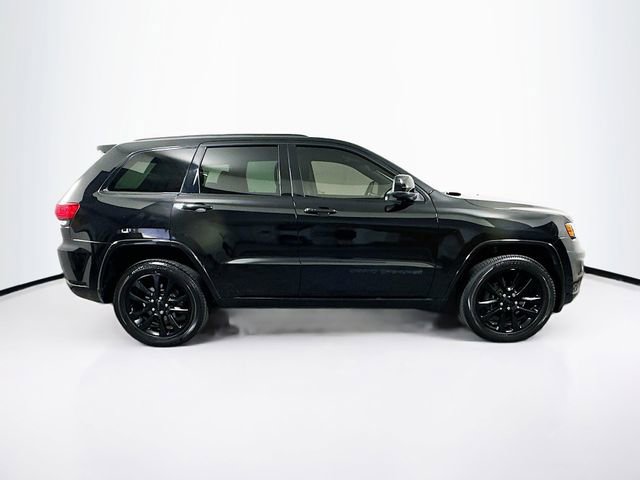 Used 2020 Jeep Grand Cherokee Altitude AWD/4WD image 10
