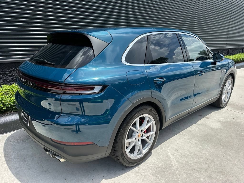 Certified 2026 Porsche Cayenne S AWD/4WD image 10
