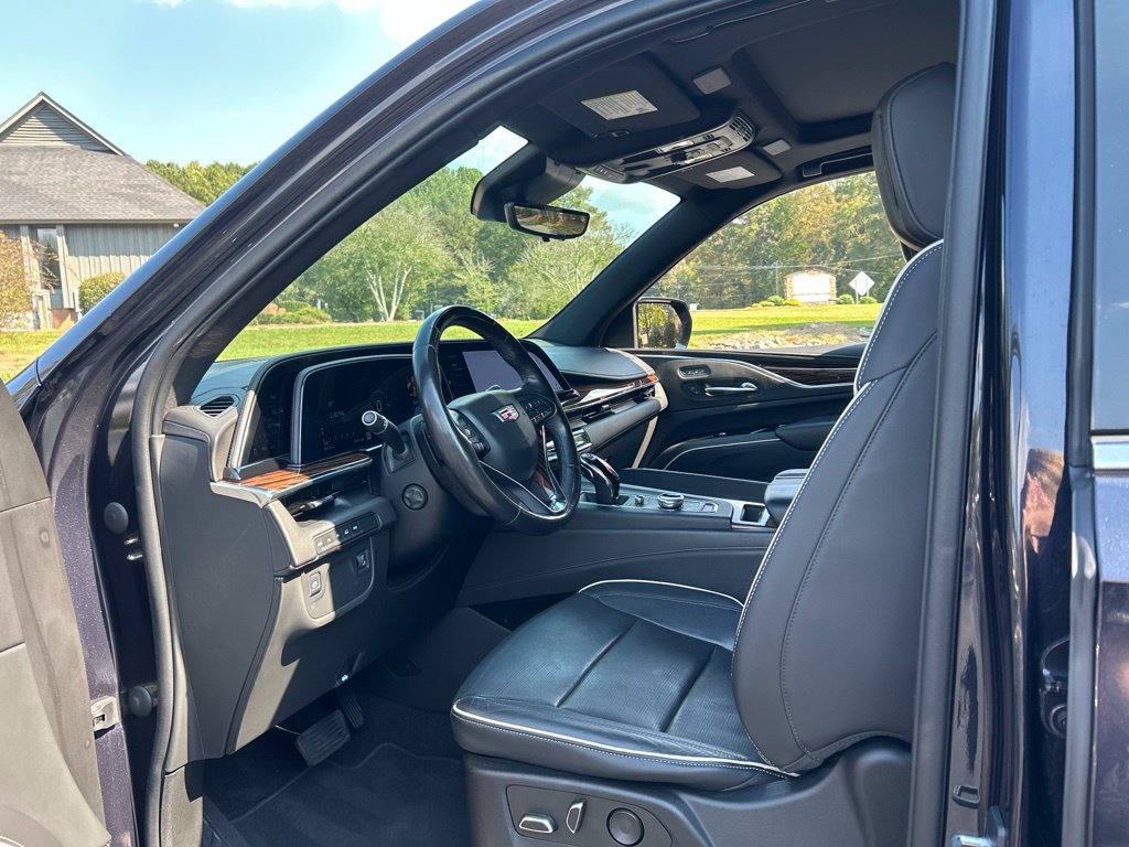 Used 2022 Cadillac Escalade ESV Premium Luxury AWD/4WD image 38