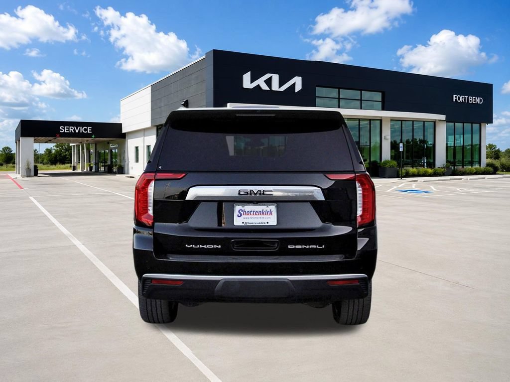 Used 2021 GMC Yukon XL Denali w/ LPO, Illumination Package AWD/4WD image 6