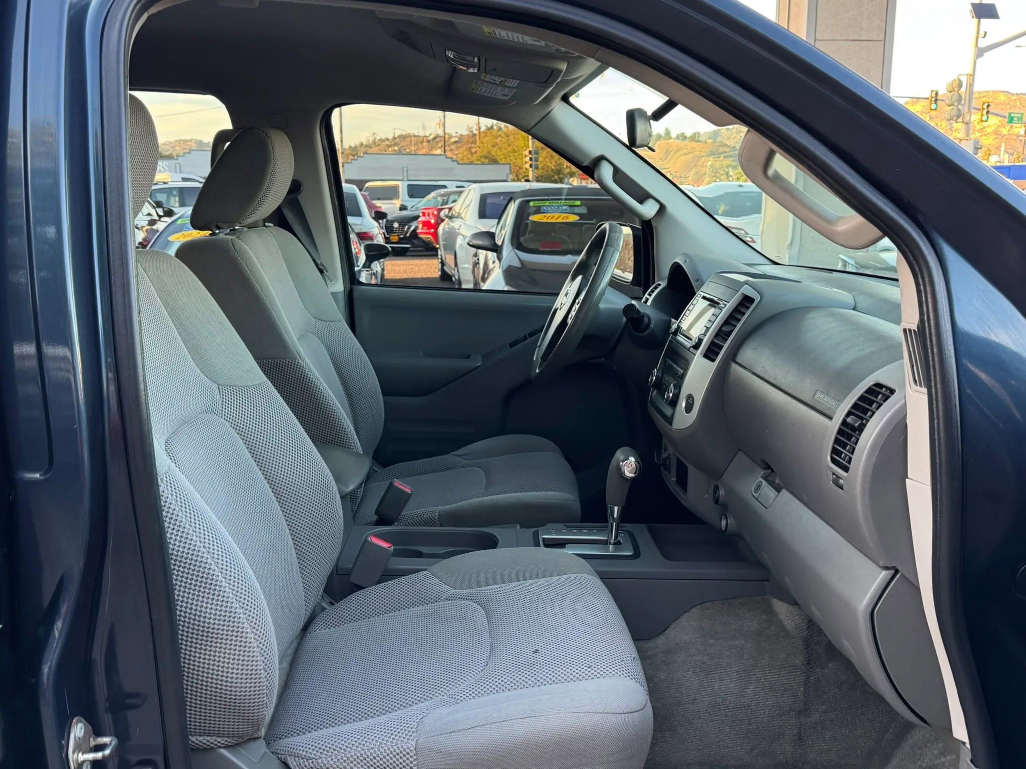 Used 2017 Nissan Frontier SV AWD/4WD image 11