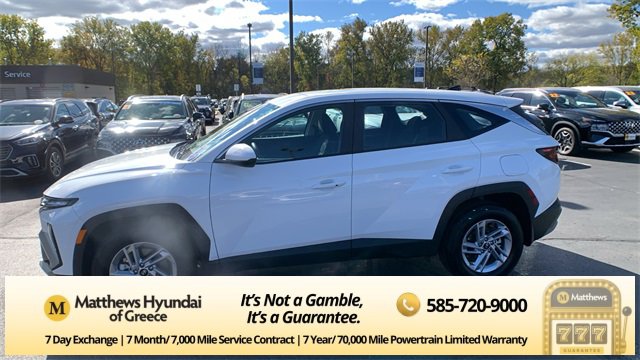 Certified 2025 Hyundai Tucson SE image 2