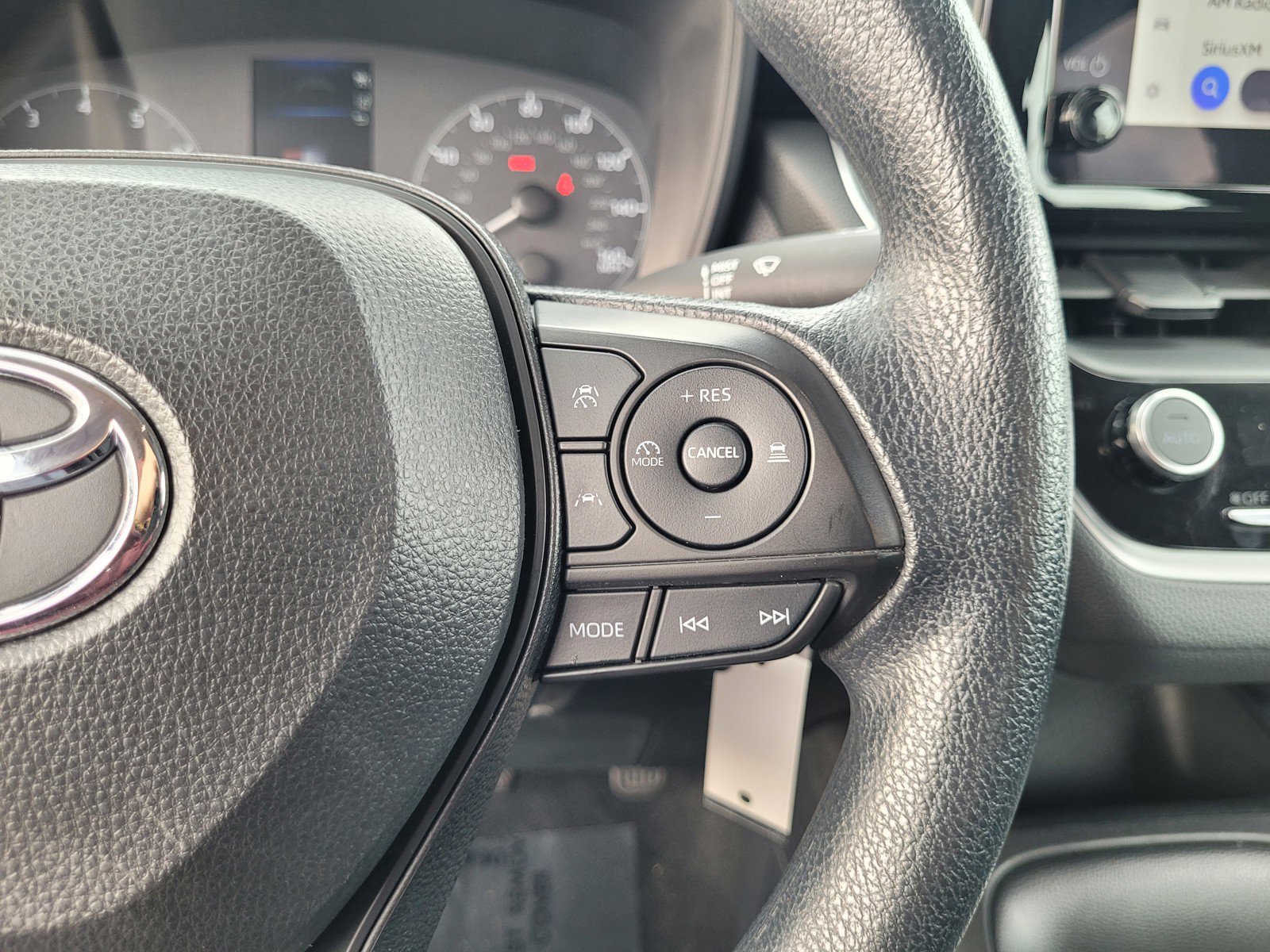 Used 2024 Toyota Corolla LE image 23