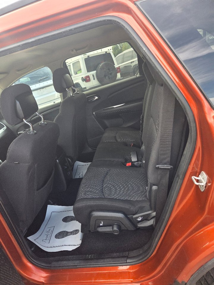 Used 2014 Dodge Journey SXT image 11