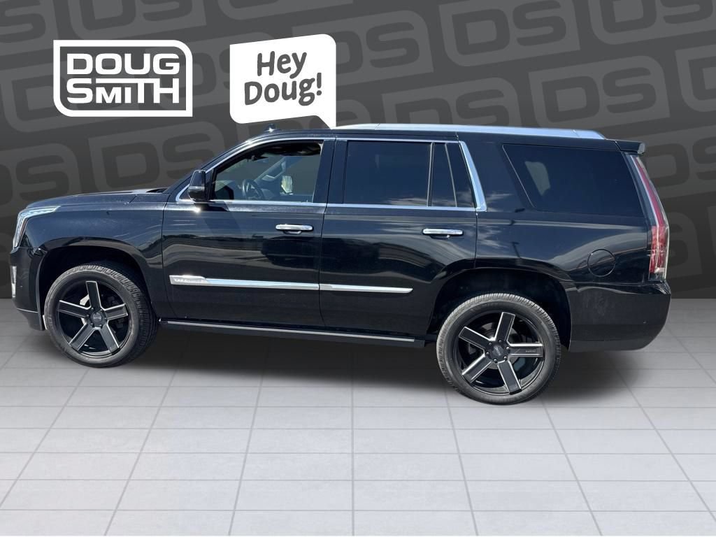 Used 2017 Cadillac Escalade Platinum AWD/4WD image 2
