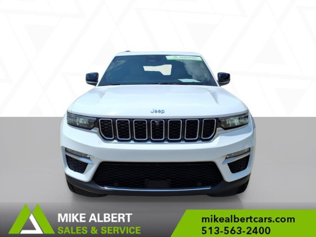 Used 2023 Jeep Grand Cherokee Limited w/ Luxury Tech Group II AWD/4WD image 2