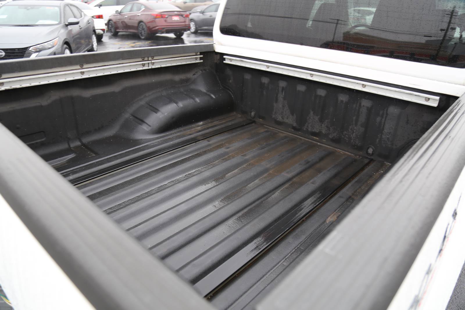 Used 2012 Nissan Frontier PRO-4X w/ Pro-4x Luxury Pkg image 6