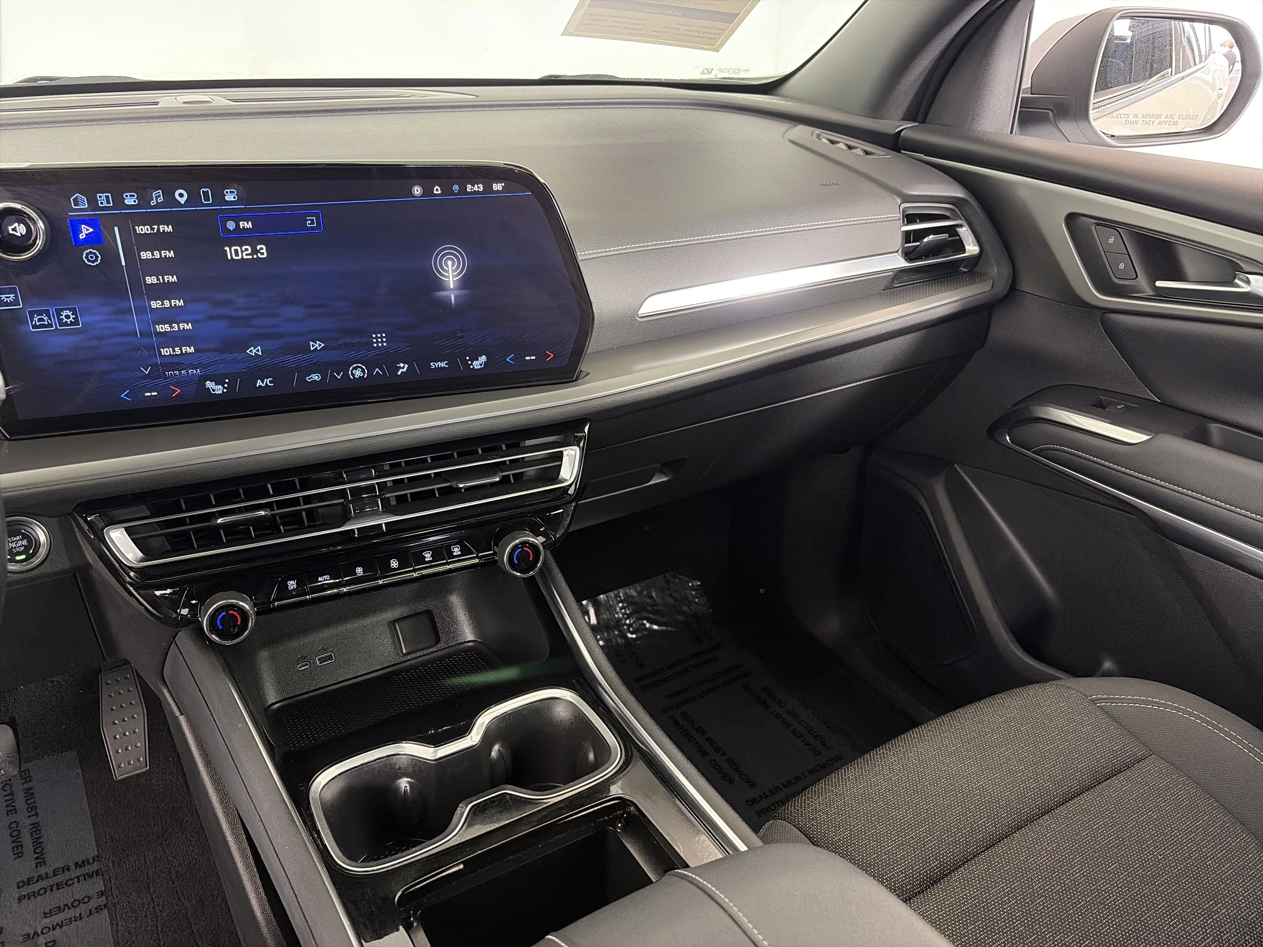 Used 2024 Chevrolet Traverse LS AWD/4WD image 4