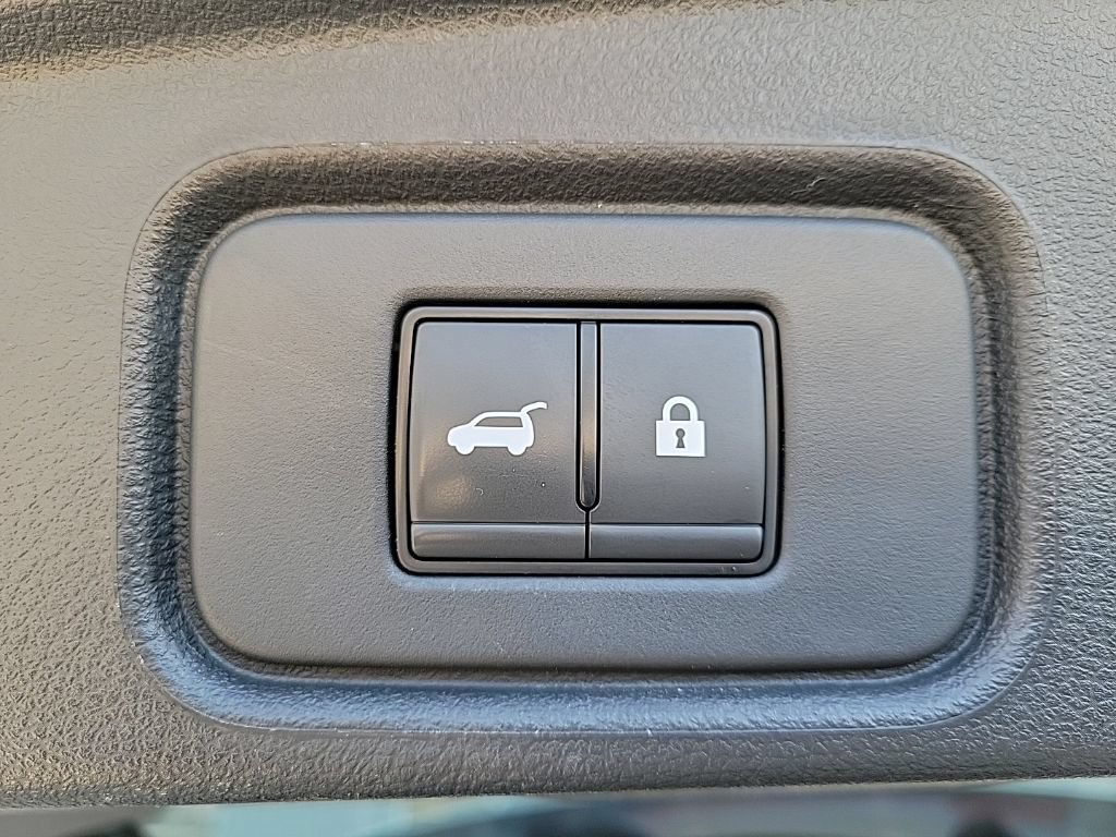 Used 2023 Nissan Pathfinder SL AWD/4WD image 25
