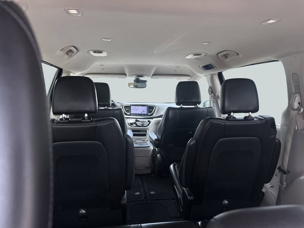 Used 2024 Chrysler Pacifica Touring-L FWD image 34