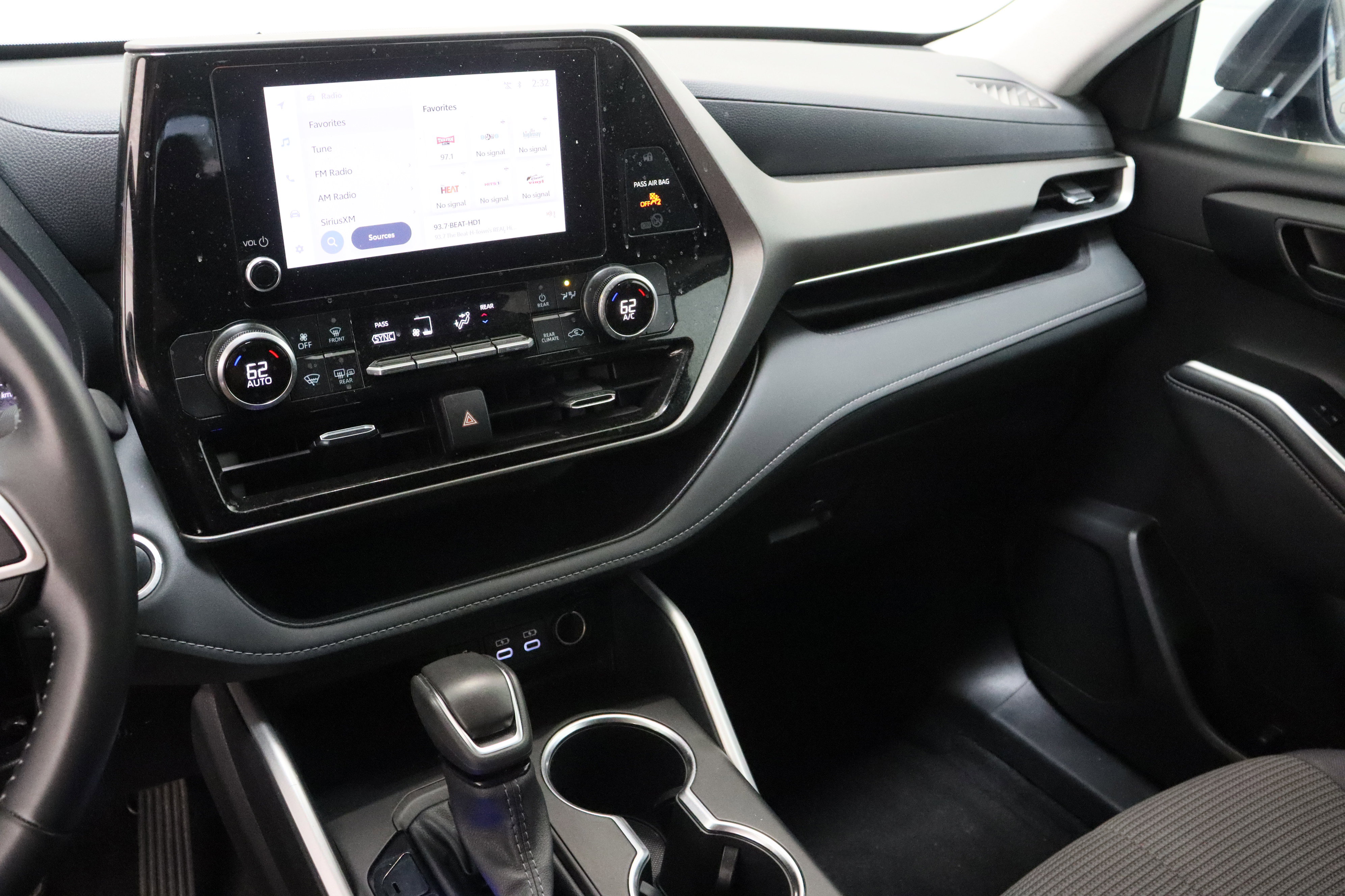 Certified 2025 Toyota Highlander LE image 16