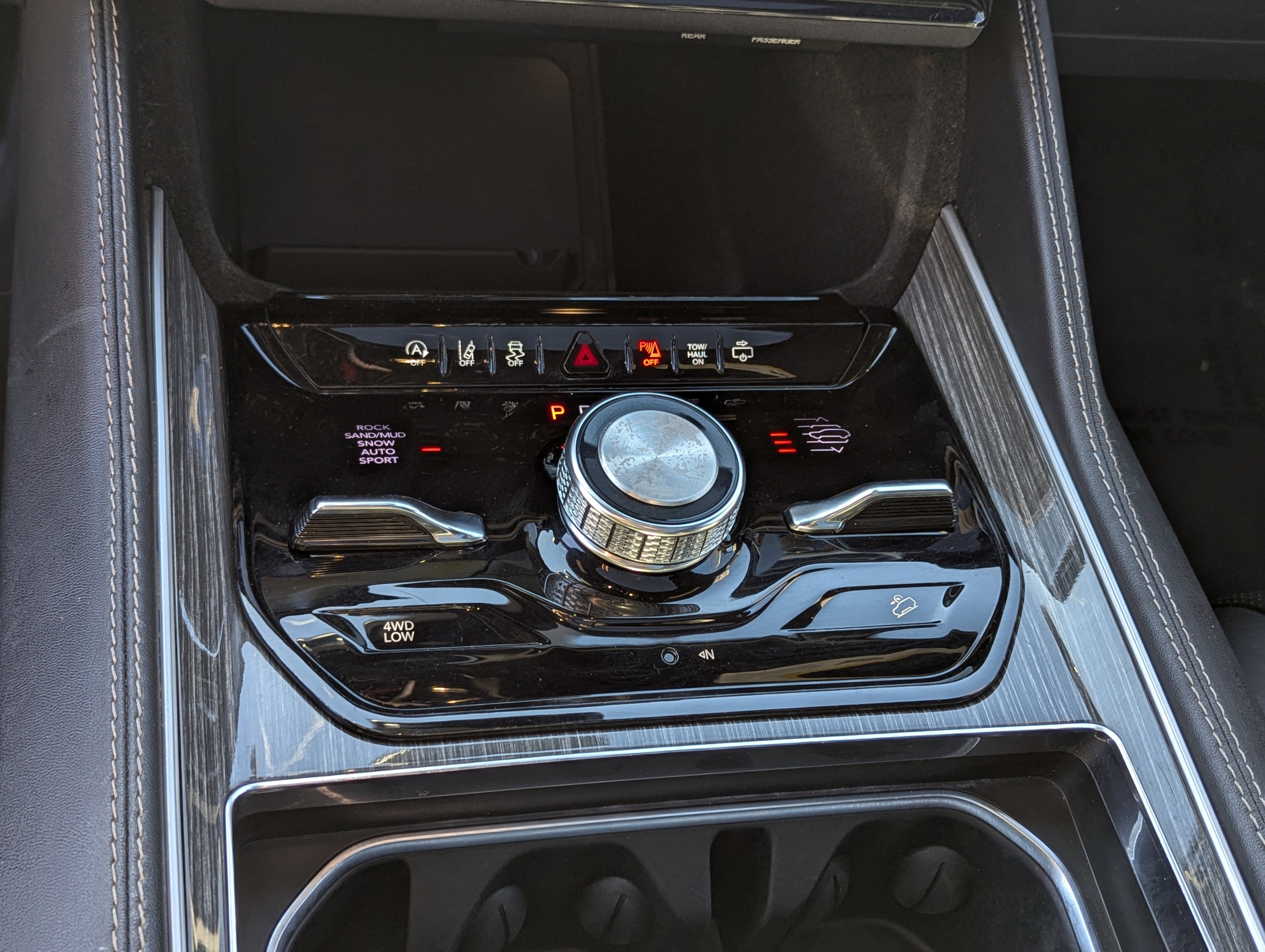 Used 2022 Jeep Wagoneer Series III w/ Premium Group I image 28